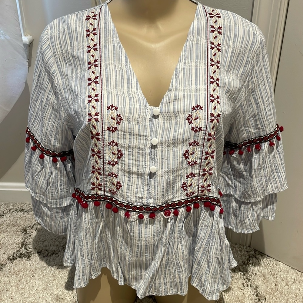 ESQ POM POM embroidered BOHO V NECK RUFFLE PEPLUM TOP. NWT SZ medium